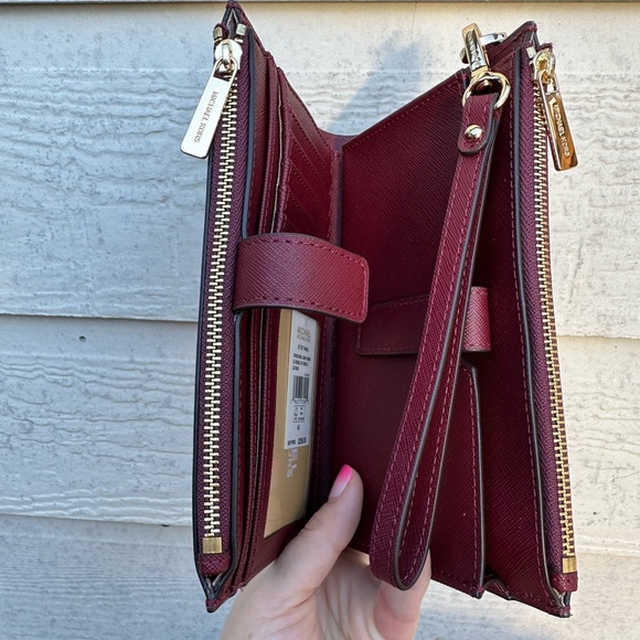 SALE! Michael Kors purse and wallet - Picture 13 of 15